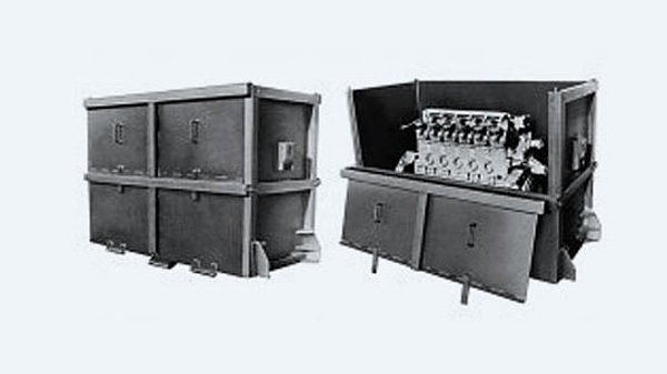 Pallets and containers for transporting diesel cat engines Pallets and containers for transporting diesel cat engines